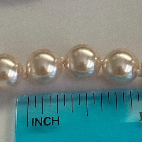 Vintage Cream Glass Pearl Necklace 30" 8mm Hand Knotted Opera Length Gold Tone - Picture 11 of 11